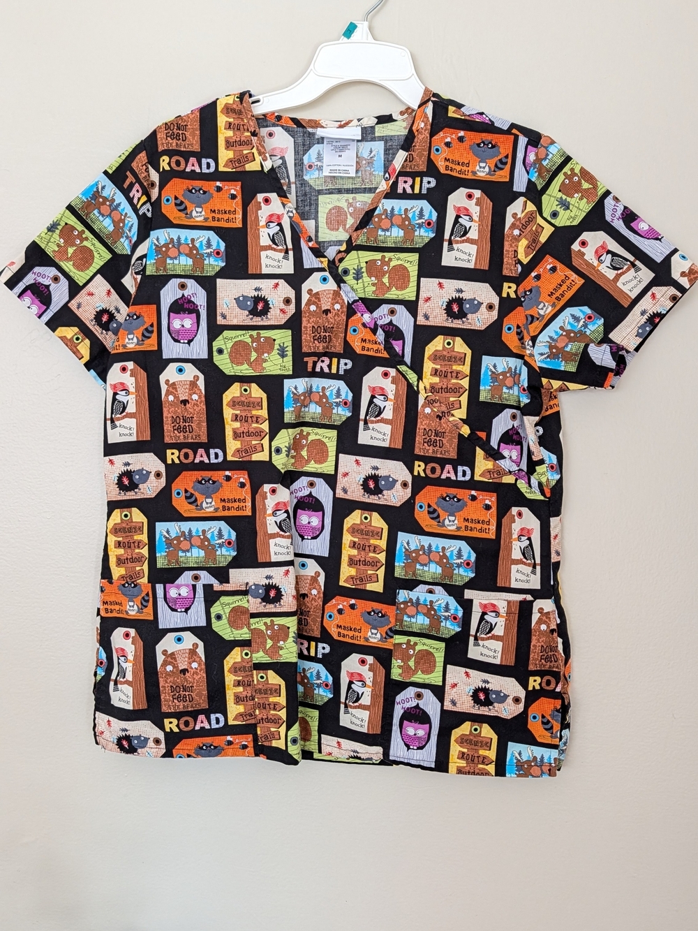 Women's Scrubs Top Woodpecker Moose Squirrel Owl Raccoon Cartoon